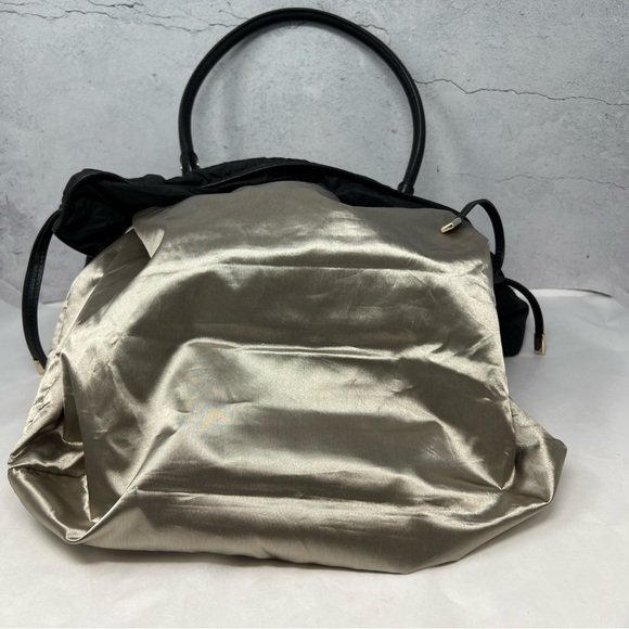 Tod’s Pashmy Media D-Bag in Beautiful Condition. - Picture 11 of 14